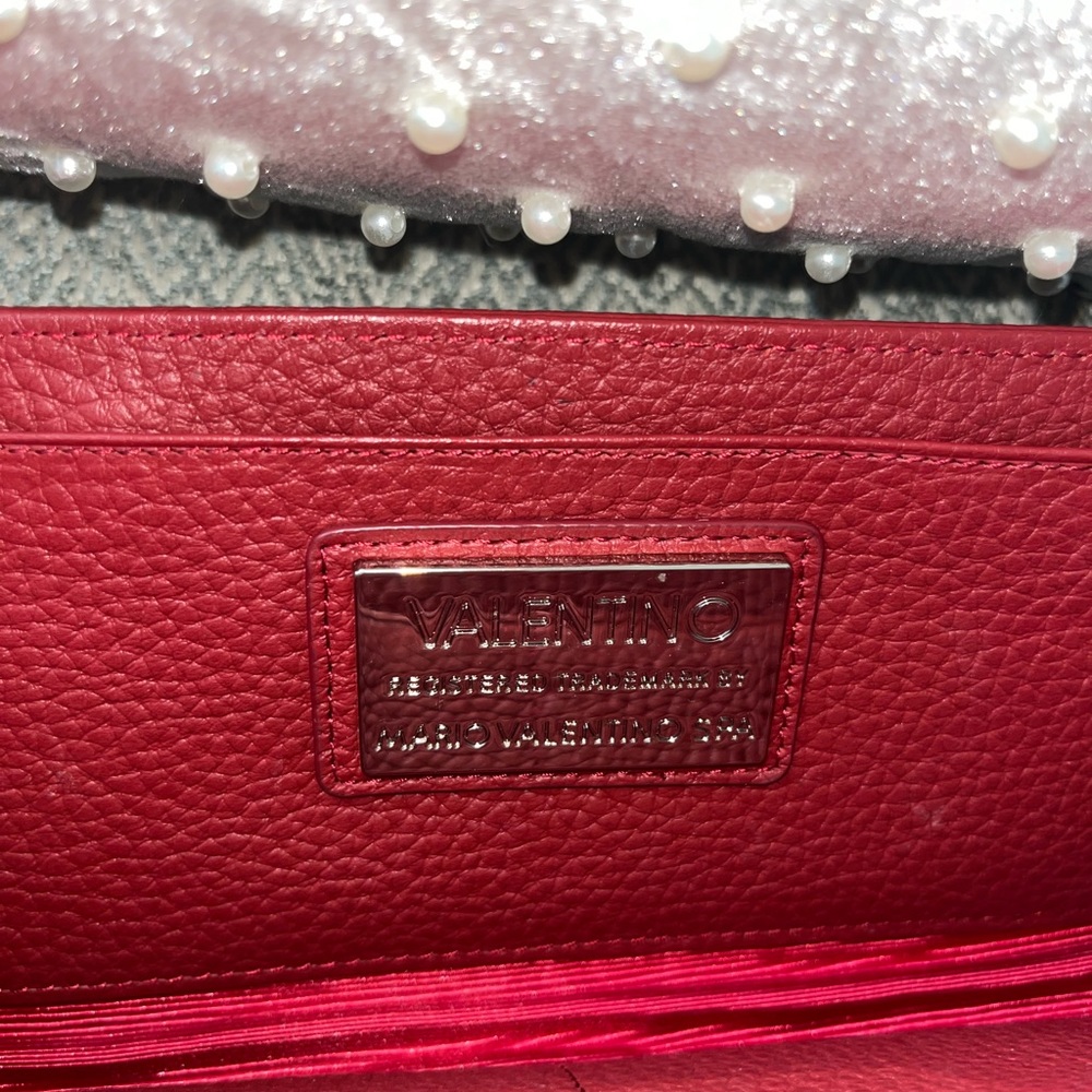Valentino Wallet on chain - Picture 9 of 11